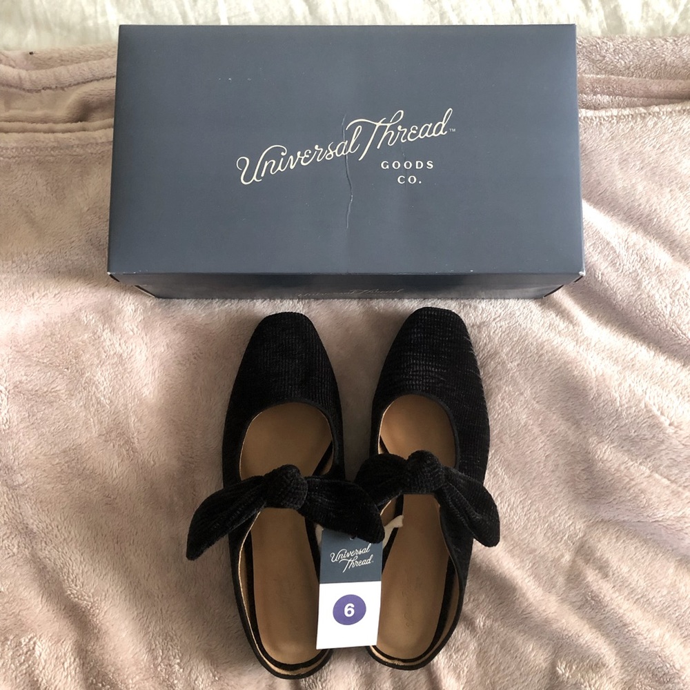 Target Universal Thread Black Angelica Flats size 6